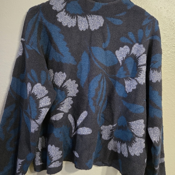 Ann Taylor 2023 Blue Floral With Metallic Silver Details Sweater Size Medium - Picture 3 of 16
